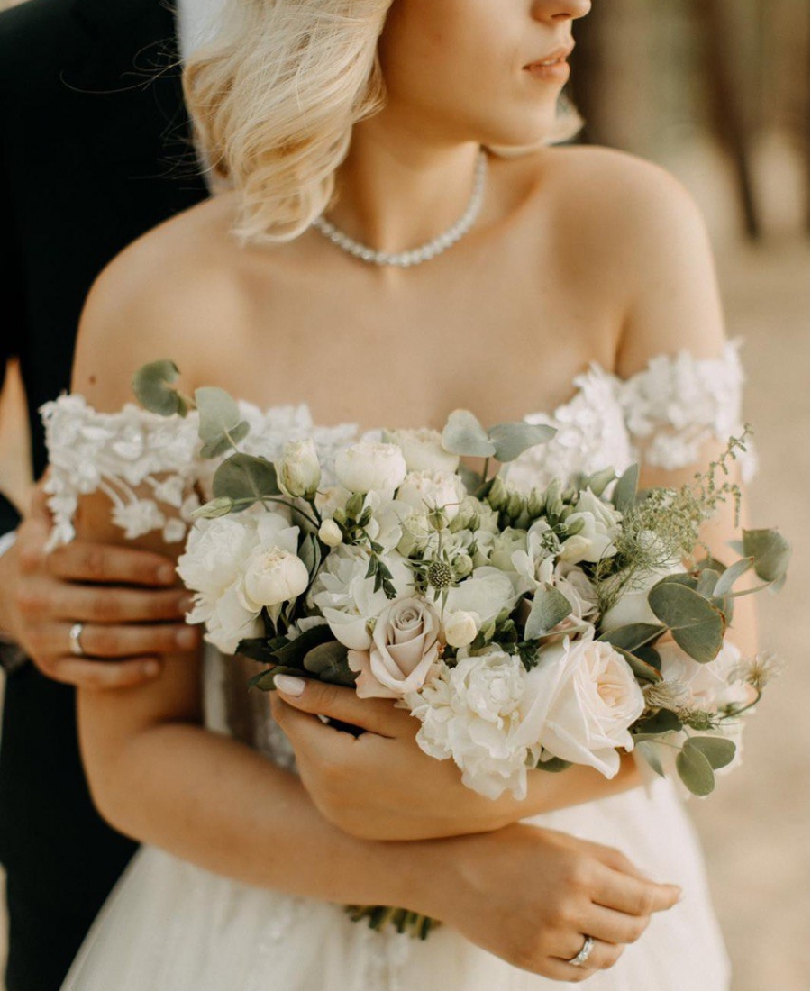 Bridal bouquet LOV 6